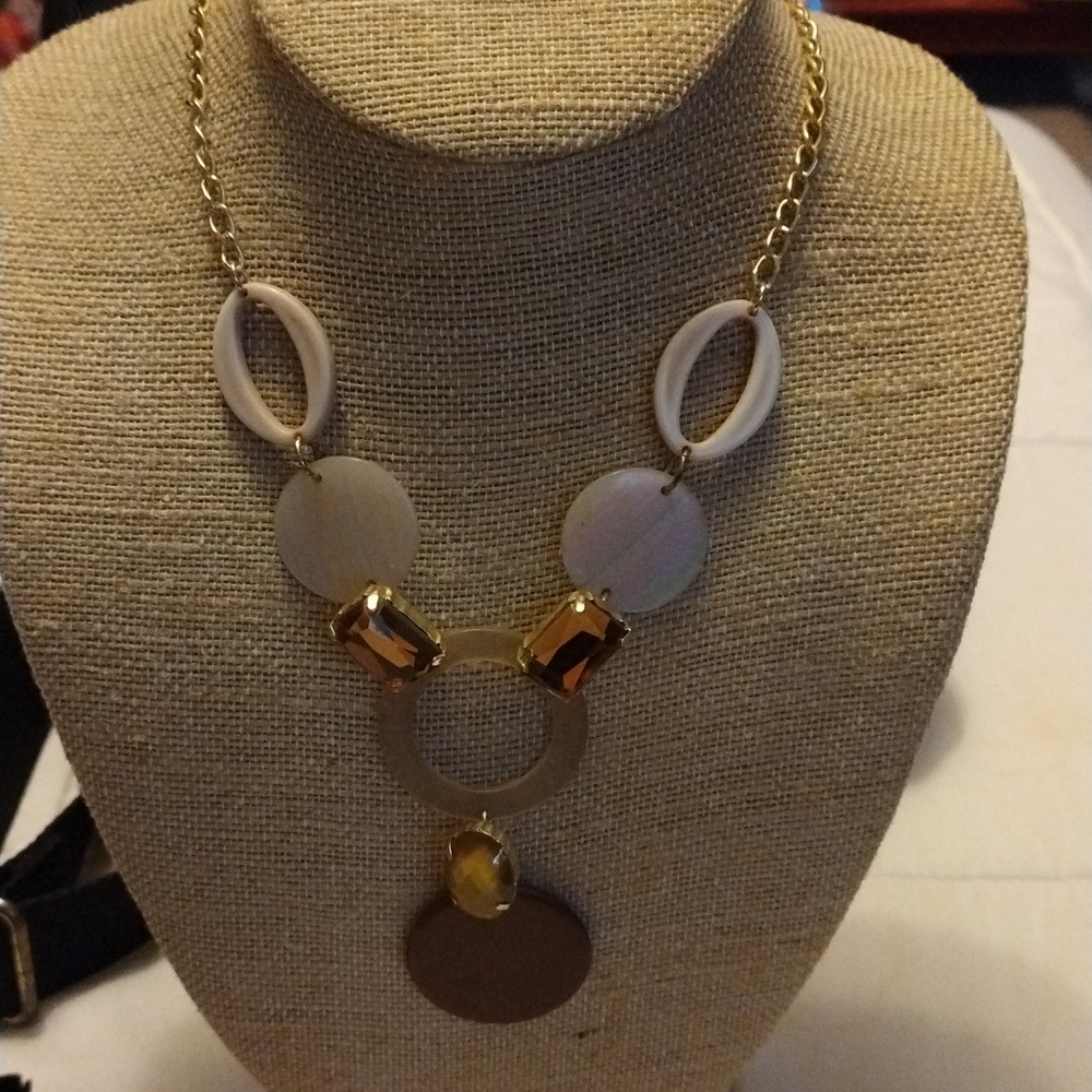Icing fashion necklace